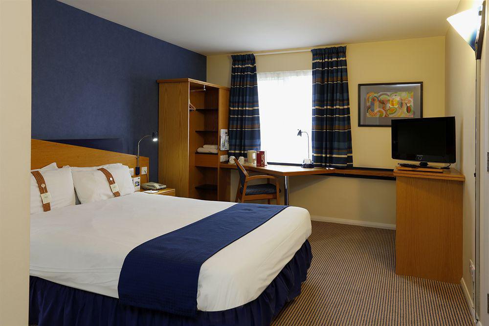Holiday Inn Express Peterborough, An Ihg Hotel מראה חיצוני תמונה
